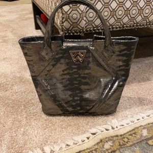 Kelly Wynne purse